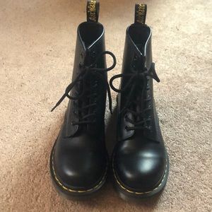 Black leather Dr. Martens 1460 Lace up Boots